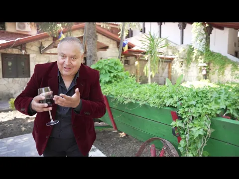 IANOS PRAHOVEANU - CU STICLA SI CU PAHARUL 2022