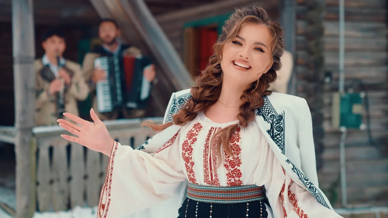 Irina Maria Birou - Noi umblam sa dam de veste (Colinde de Craciun)