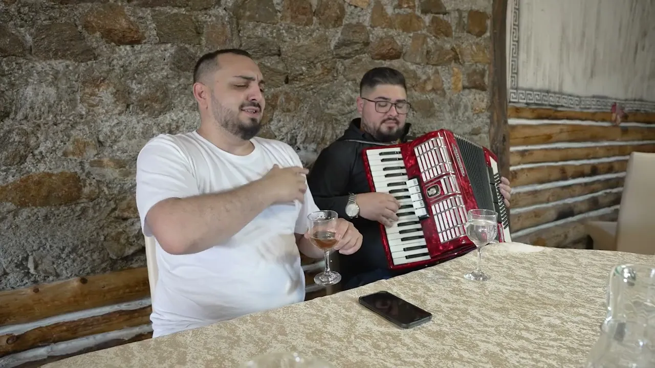 Alex Savu - BEAU (Jocuri Tiganesti)