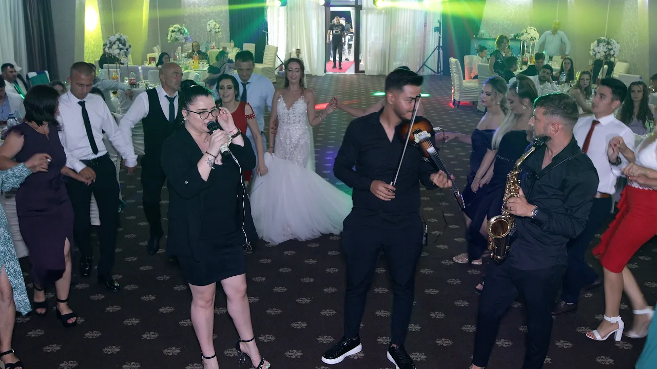 Cristina Voinea Bomba anului - Hai cu Dantu