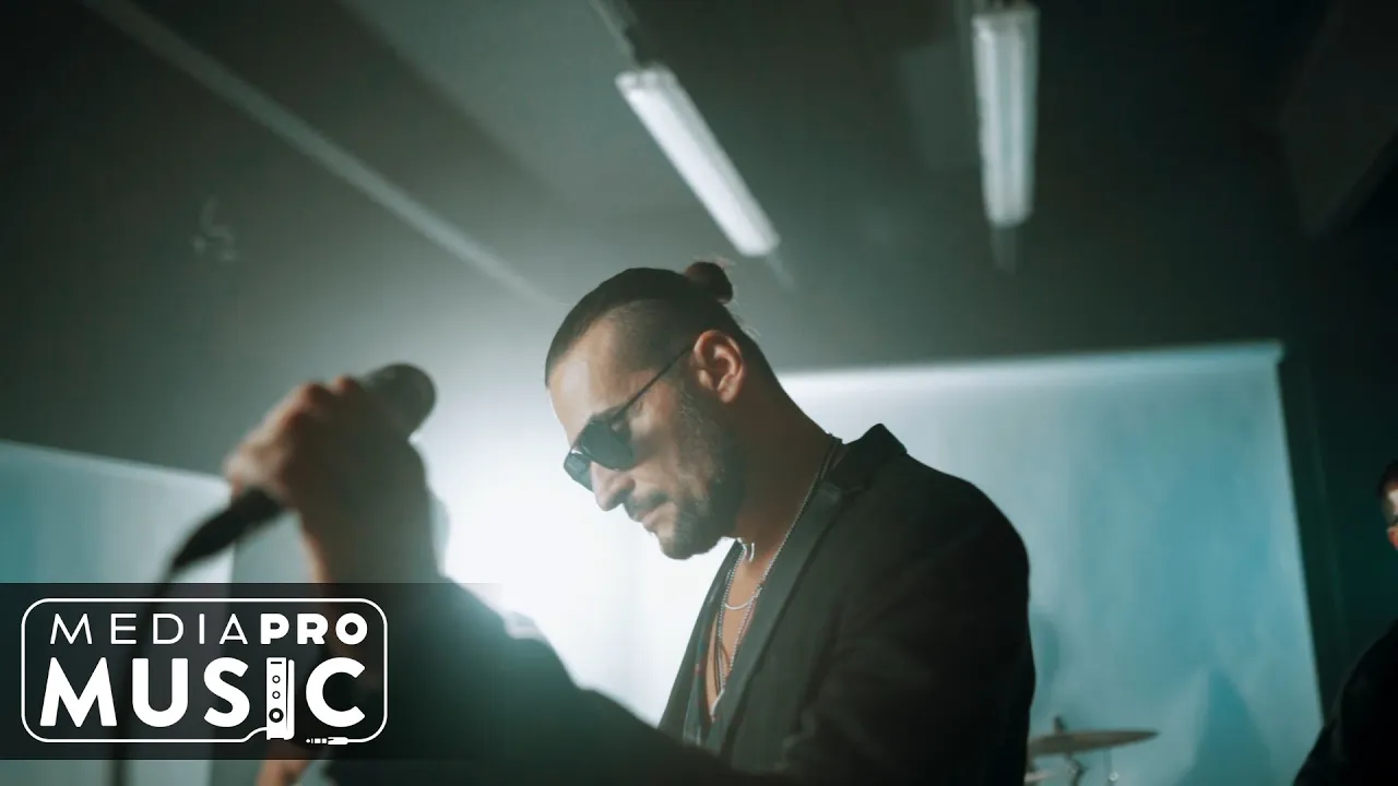 Red Parlament - Blondo