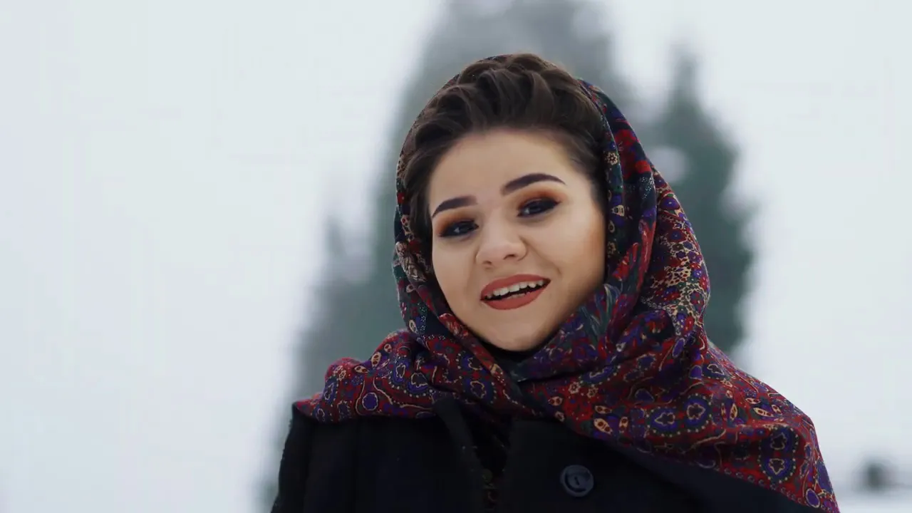 Gavan Maria Bianca - Clopote vestesc Ajunu (Colind)