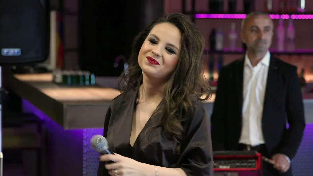 Alexandra Nicu si Formatia - Colaj de ascultari doar pentru suflete patimase