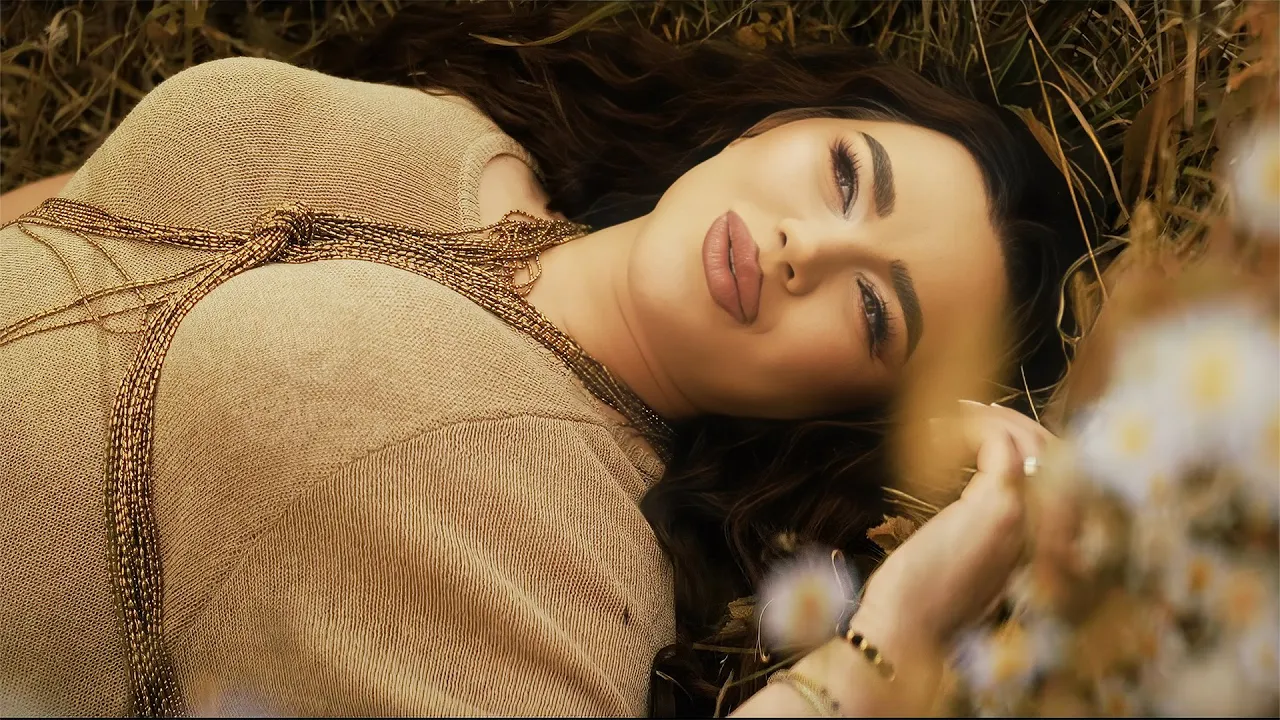 Carmen de la Salciua feat. What's UP - Frunza verde de gutui