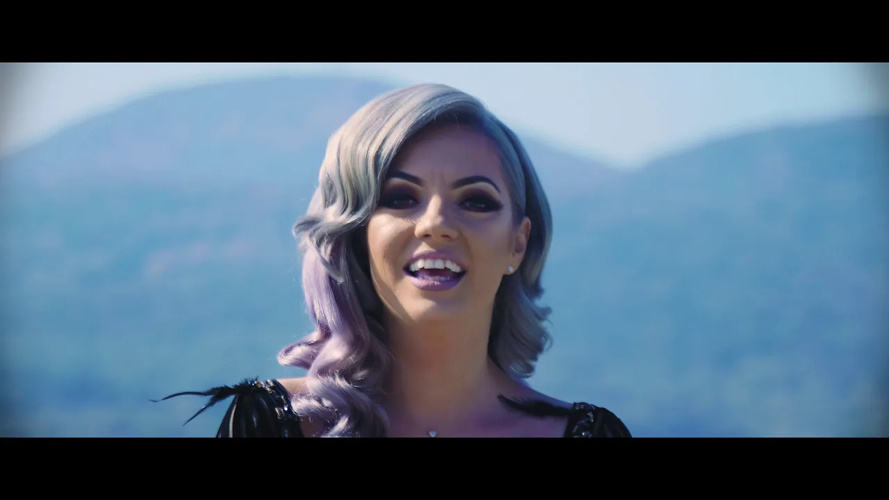 Bianca Munteanu - O cafea cu tine (Videoclip HD)