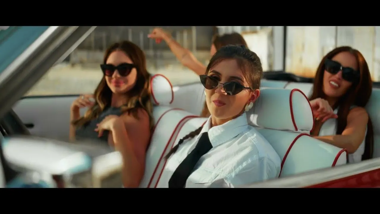 Issa'Bella - Imi fac singura cadouri 2024 (Video Original)