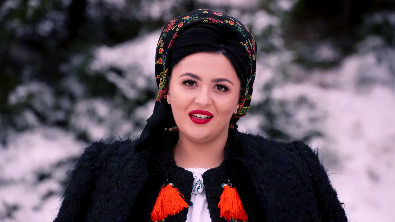 Delia Pop si formatia Daniel Dogaru - Colinda Romanilor