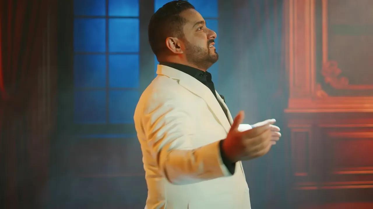 Cristi Nuca - Langa tine lumea nu mai pare rea