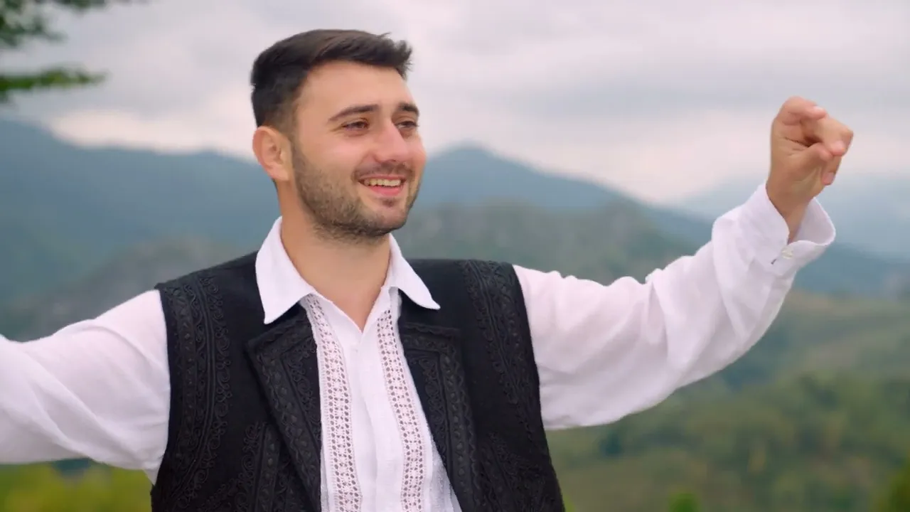 Cosmin Birlan - M-a facut mama istet