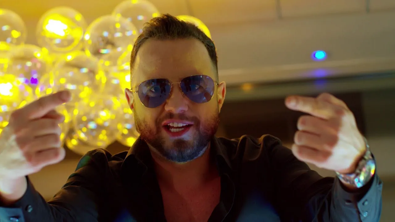 Blondu de laTimisoara si LocoDJ - Am 6 gagici frumoase (Originala 2020)