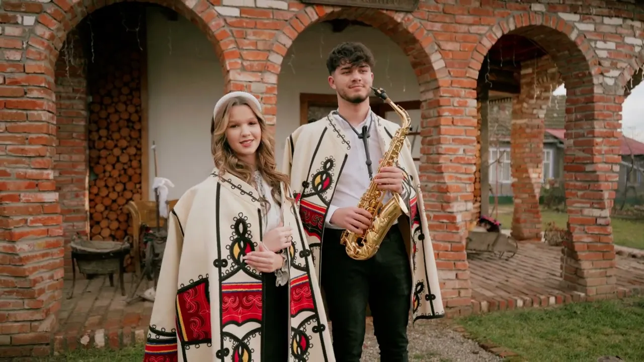 Andreea Cosma x Ionut Lucaciu - Ii seara craciunului