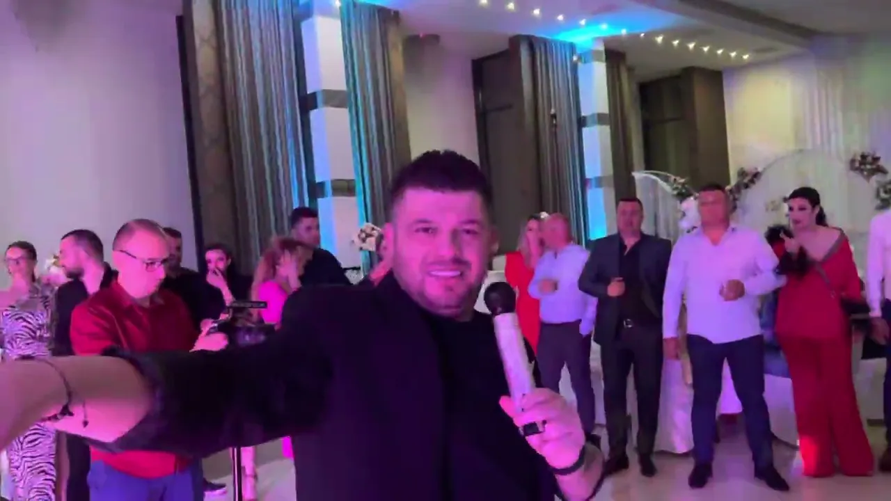 Alex de la Caracal & Ambasadorii distractiei - Niciodata nu ti-am zis vreau sa te duc la Paris live