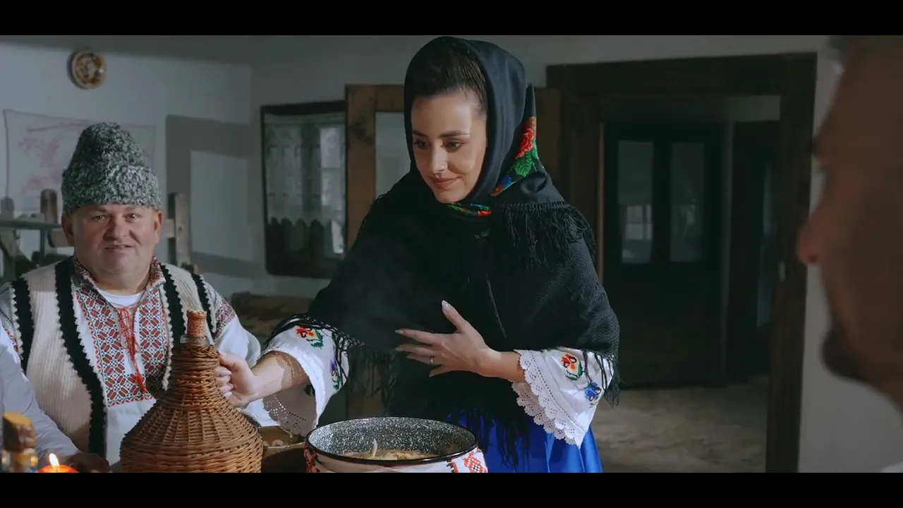 Vestitorii Craciunului - De trei luni de cand venim (Colind 2025)