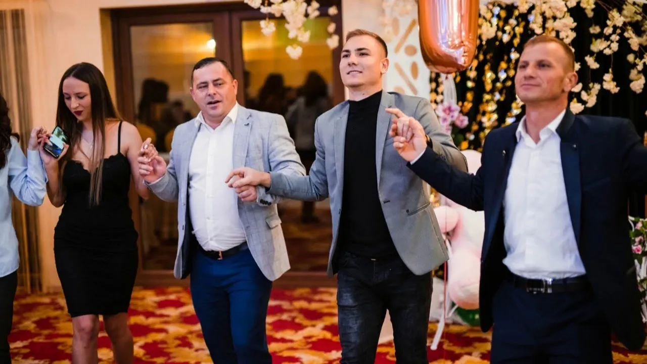 Sorinel de la Plopeni - Melodii pentru toti indragostii