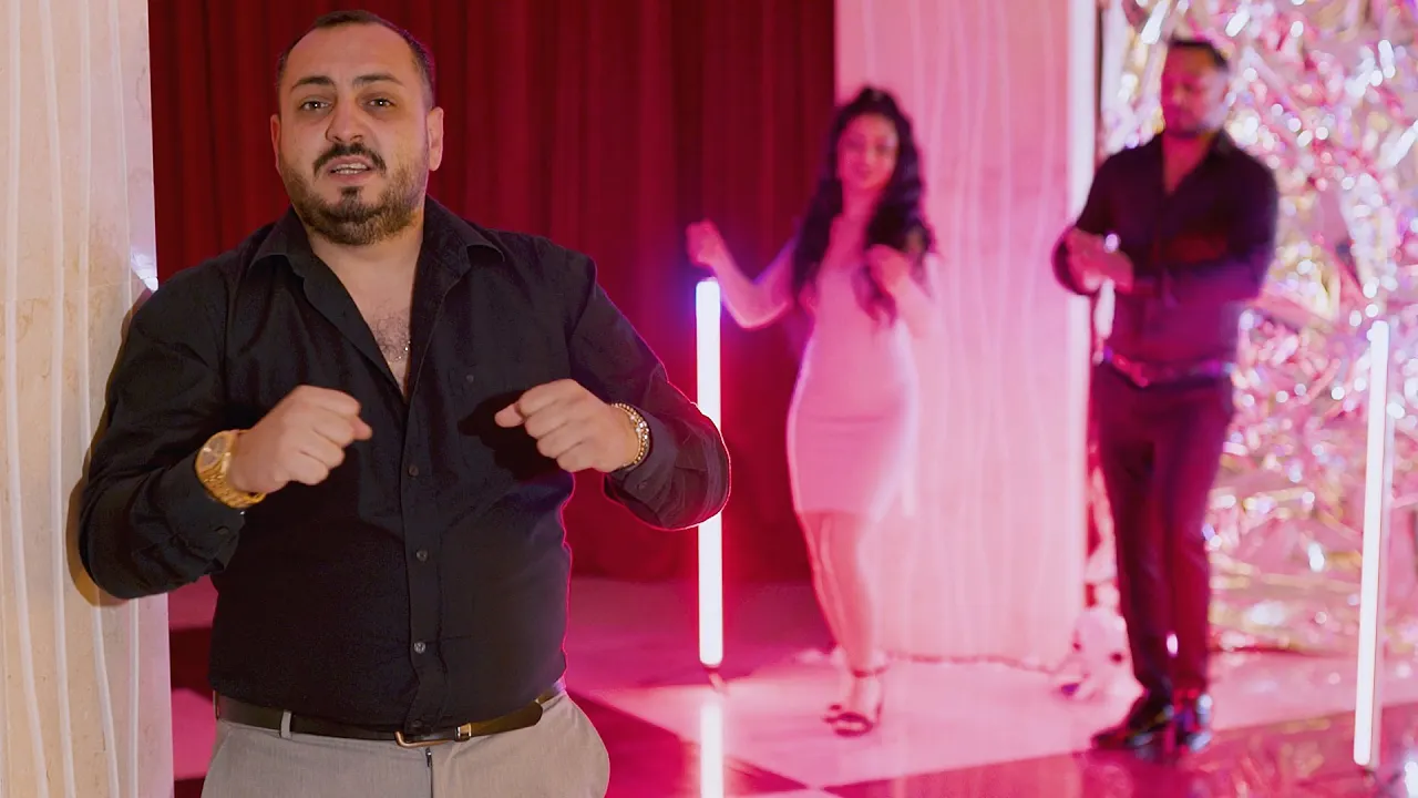 Alex Savu - Sunt baiat unicat (Video Original)