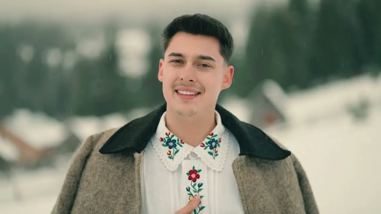 Raul Maxian - Hai feciori sa colindam Colind