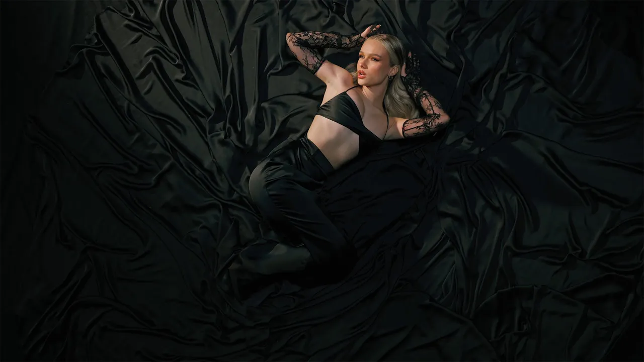 Eva Timush - Unde esti acum (Video Original)