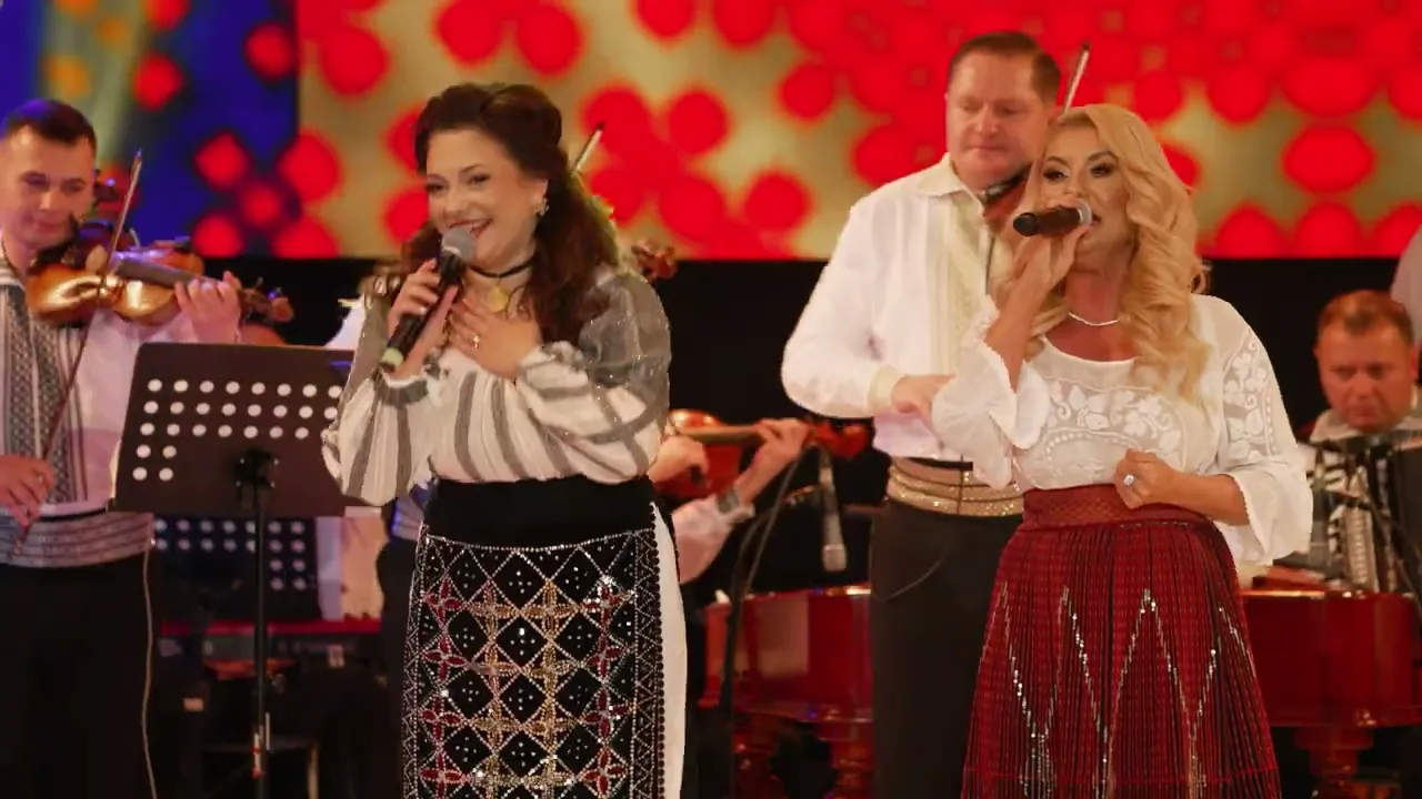 Laura Olteanu & Emilia Ghinescu - Cu mustata mincinoasa (Acompaniaza Orchestra Moldovlaska)