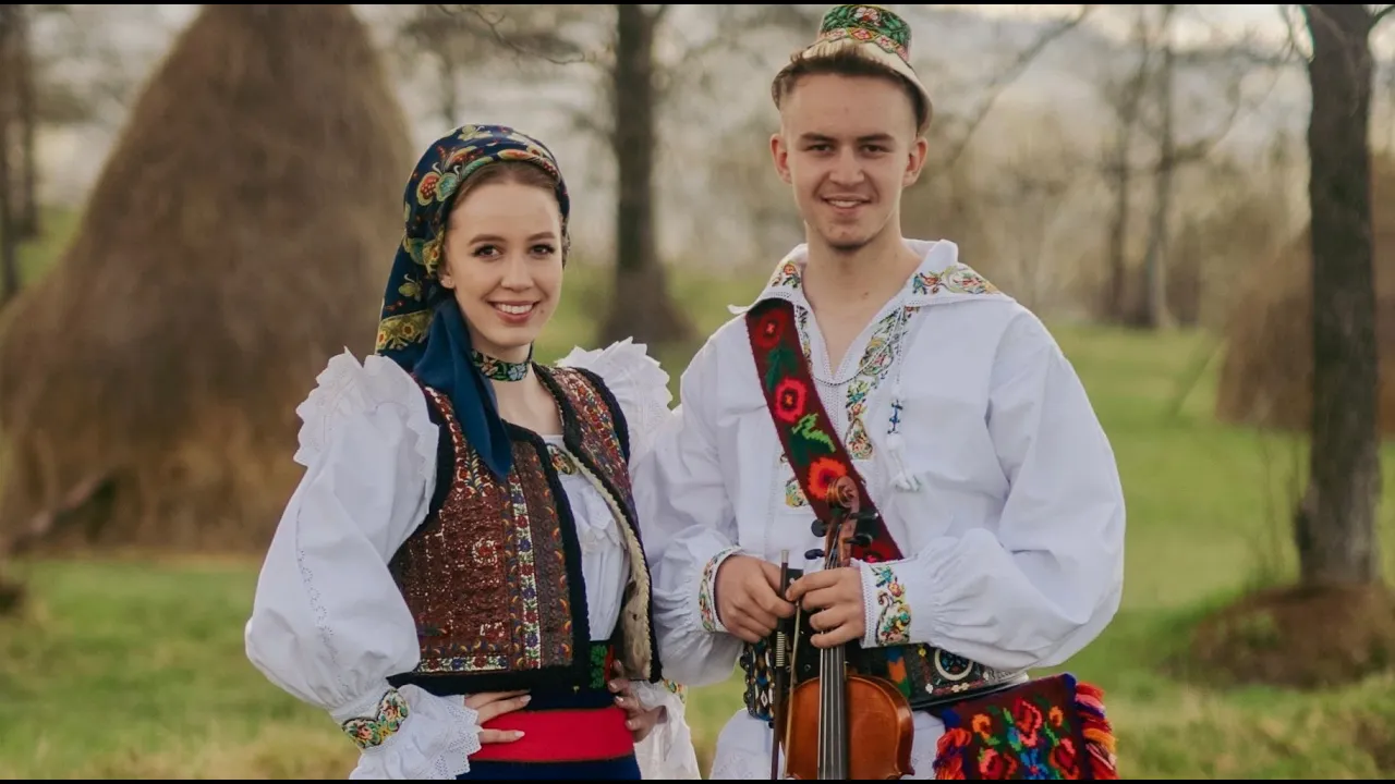 Amalia Tomoiaga - Zic feciorii ca-s dracosi