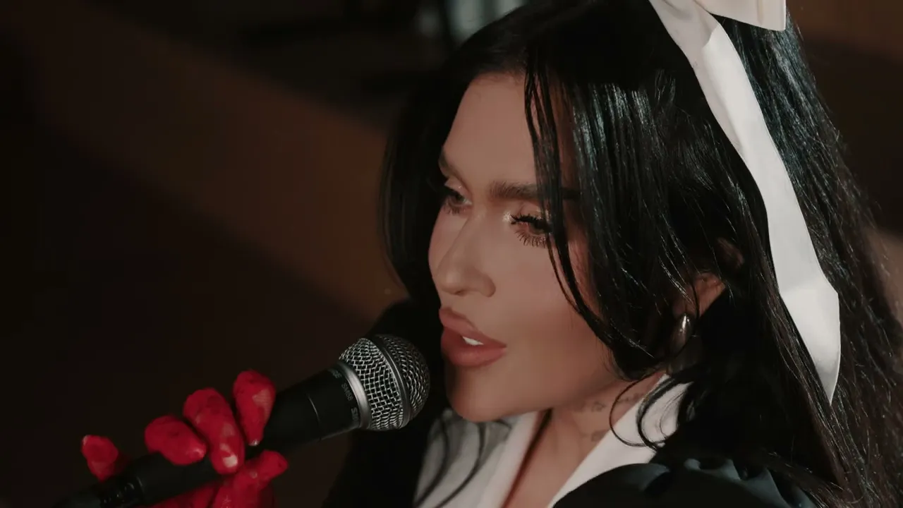 Oana Radu - Sistemul Grasutelor (Live Session)