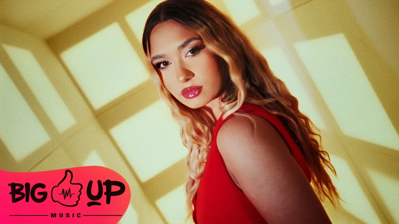 POLLY - Mi-am Dat Inima (Video Original)