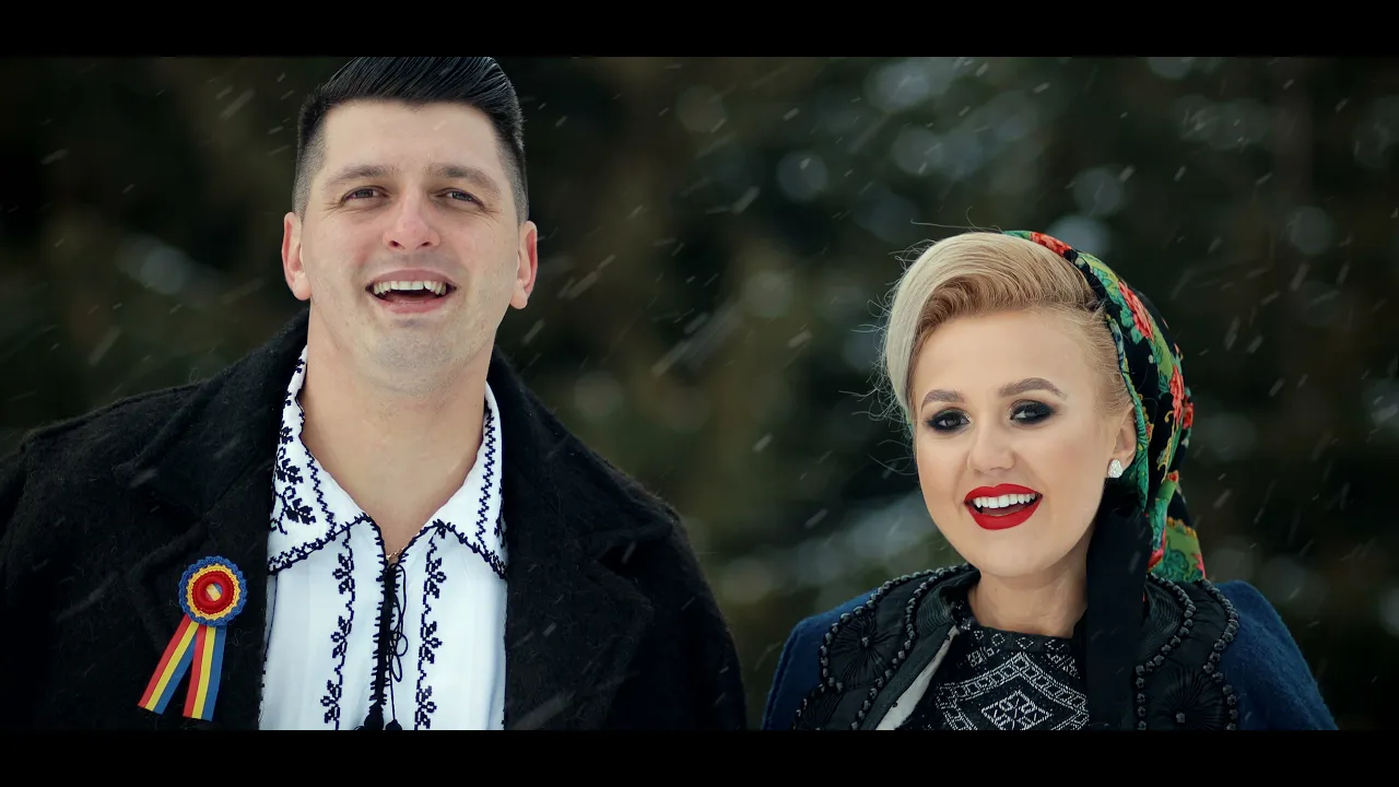 Mihai Sicoe si Adina Popovici - Colo sus pe vremea ceea (Colind)