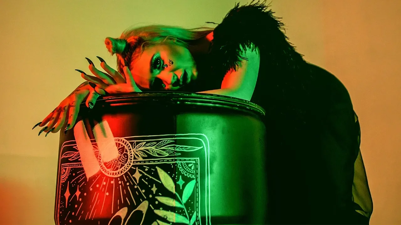 EMY ALUPEI - MOLDOVEANCA HALADITA (Original Radio Edit)