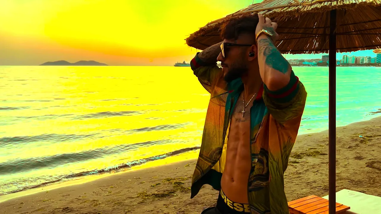 Nikolas Sax - Esti o eroare (Originala 2022)