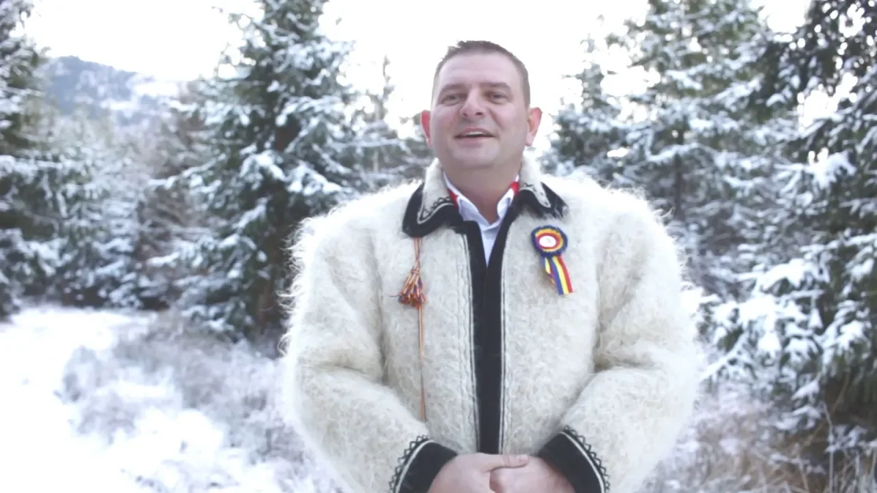 Adi de la Satu Mare - Nici o sarbatoare-n lume (Colind)