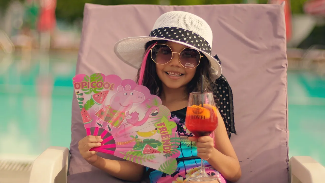 Emma de Vis - Brigada frumoaselor (Originala 2023)