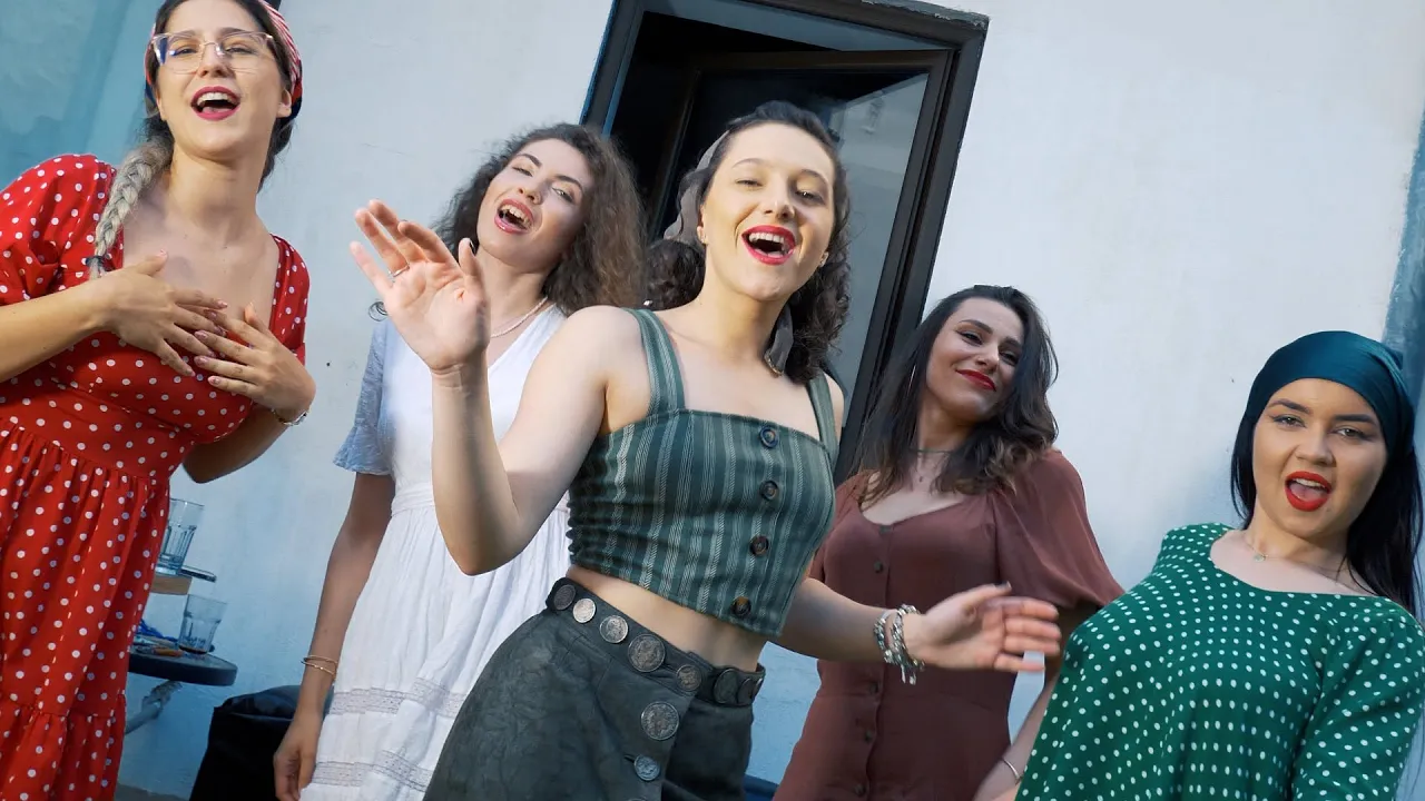 Bibanu & Carla Iliasi - 40 de grade (Video Original)