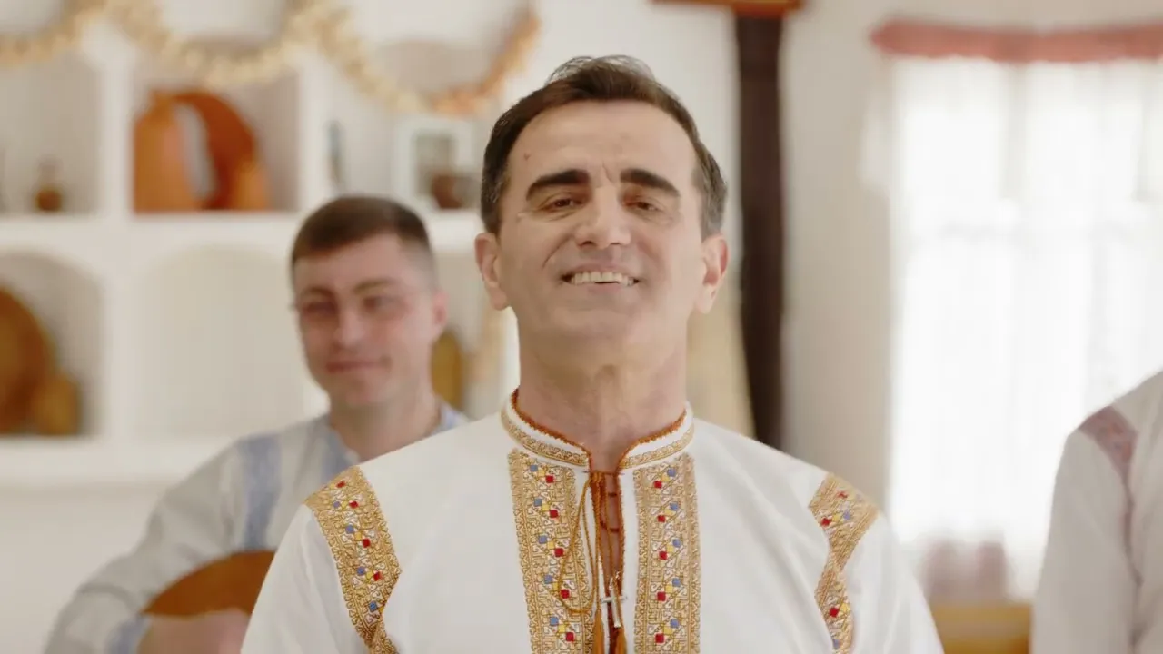 Ansamblul etnofolcloric Plaiesii - Omul cel de omenie