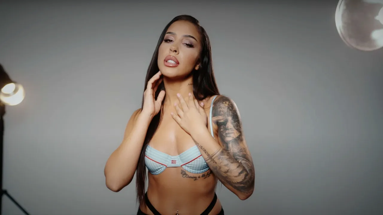 Stefania - Dis-Moi (Video Original)