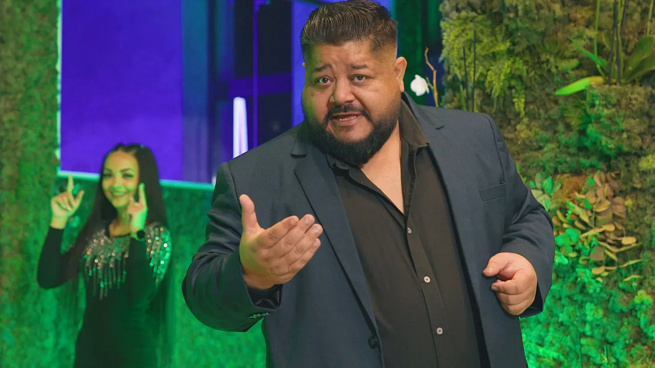 Alex de la Cluj - Strig in gura mare