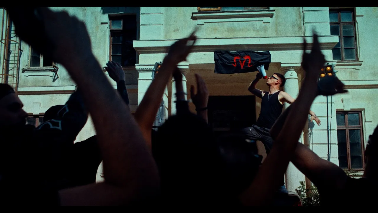 M.G.L. - PESTE TOT (Video Original)