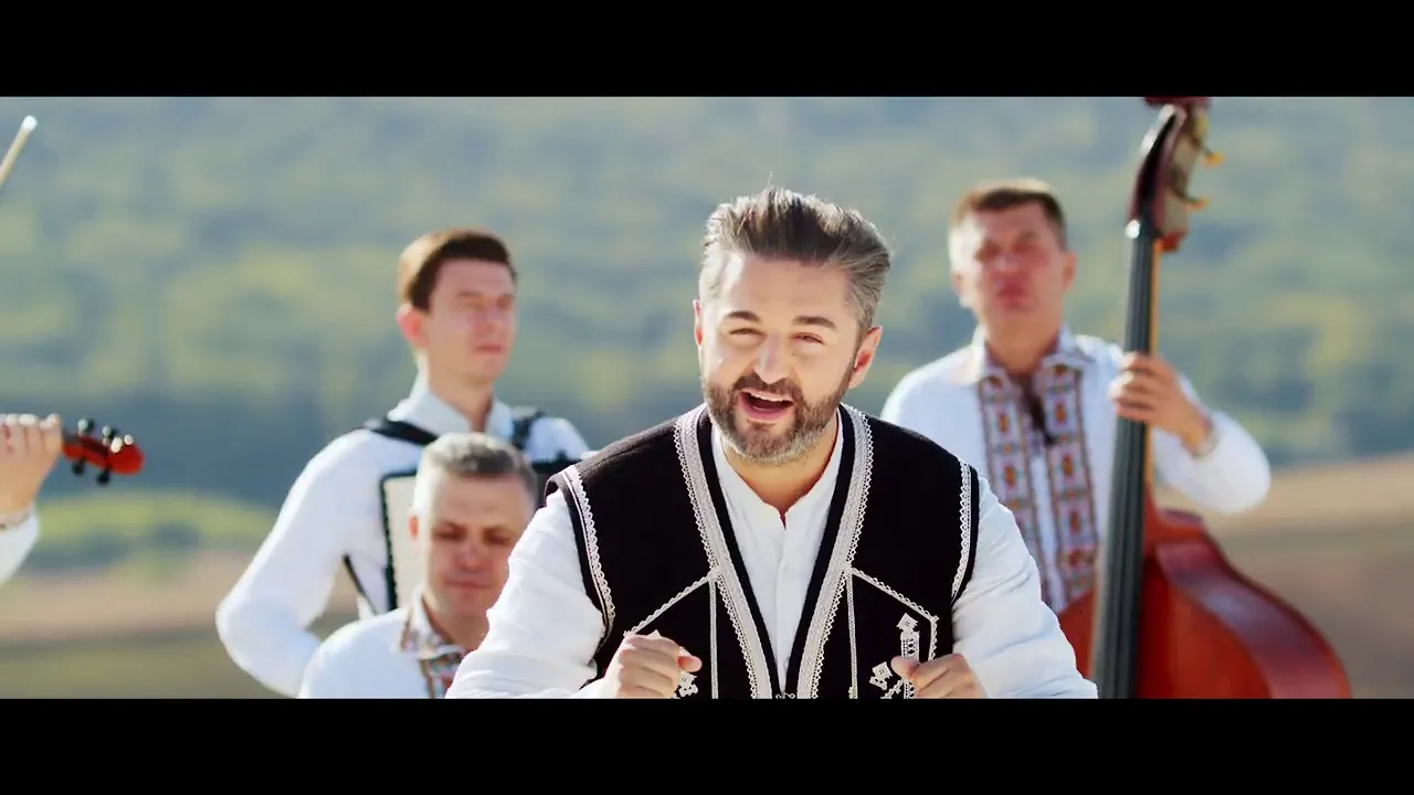 Adrian Ursu si Orchestra - Zice lumea