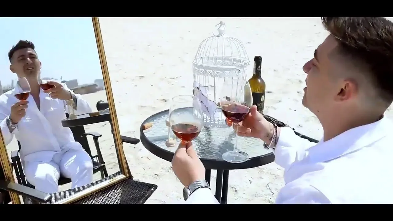 DESANTO - BEAU SINGUR LA MASA MEA (Originala 2020)