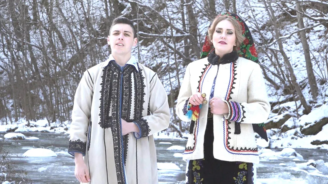 Bianca Iacoboni Zeiconi si Oliviu Crisan - Mai romane bun crestin (Colind)