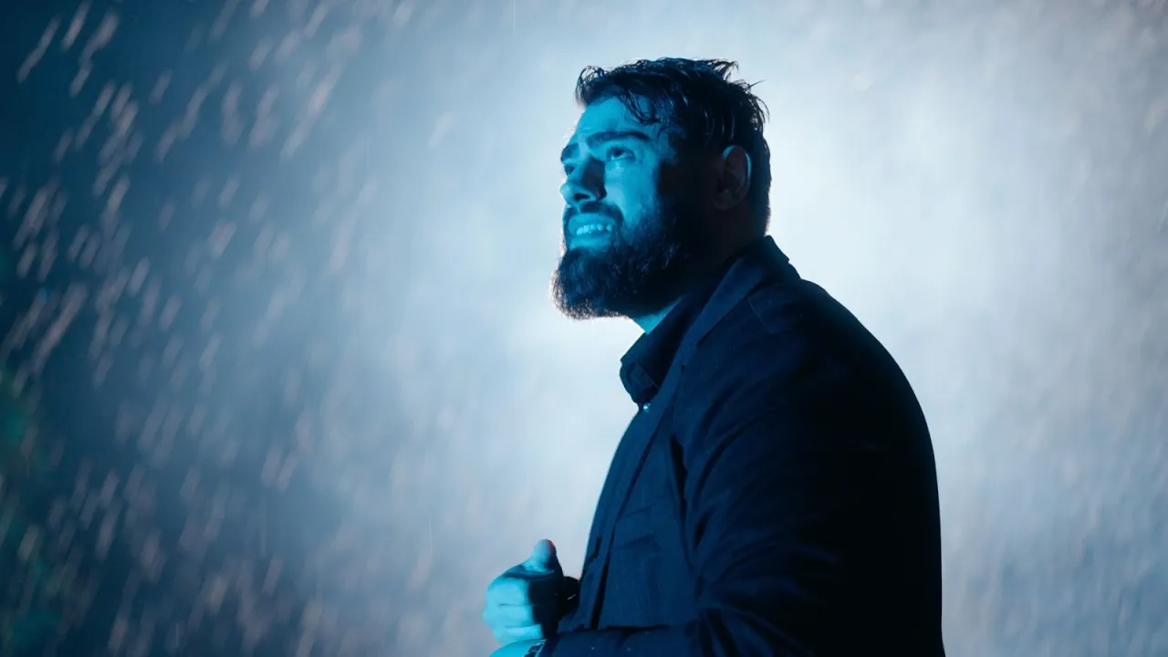 Iuly Neamtu - Iubire second hand (Video Original)