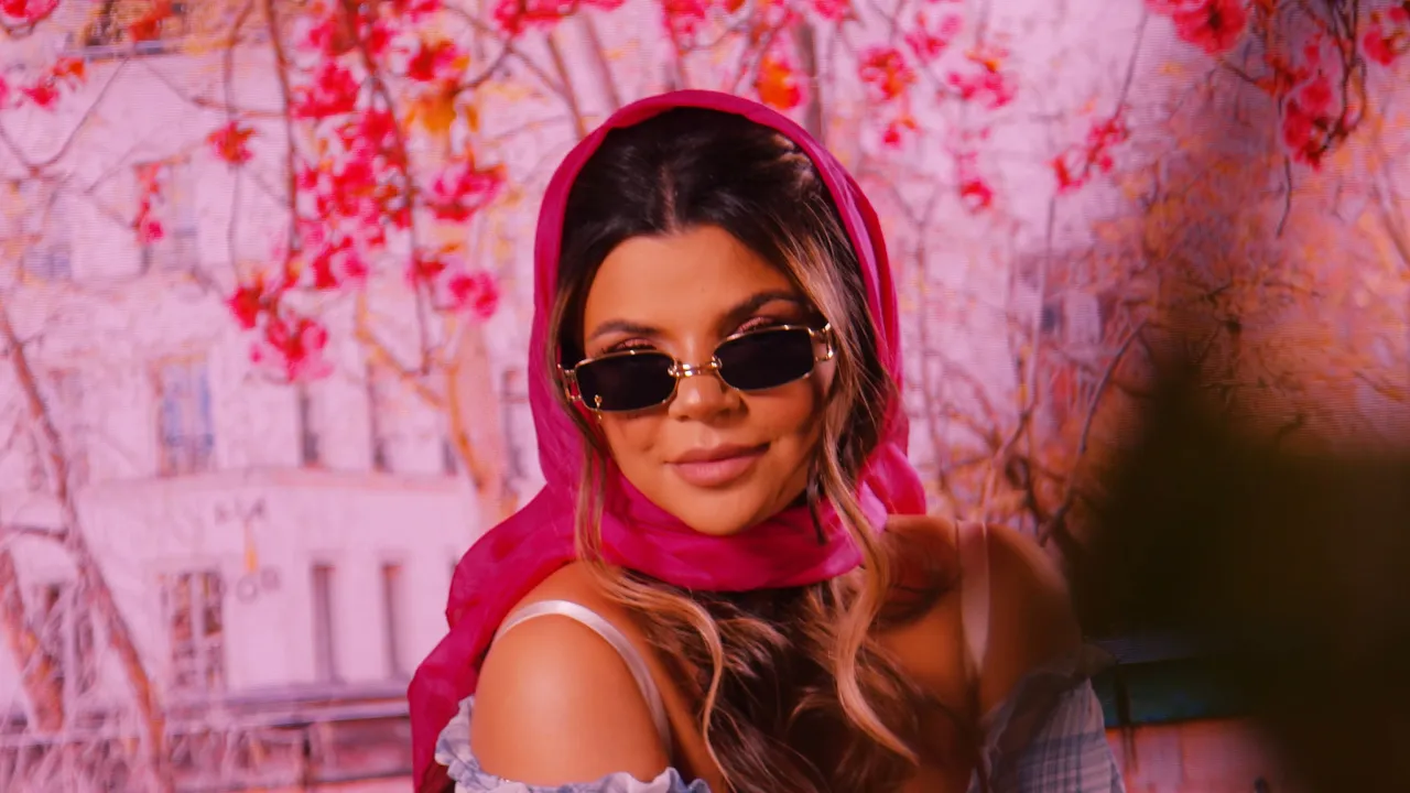 Laura Bruma - La Vie En Rose (Originala 2022)