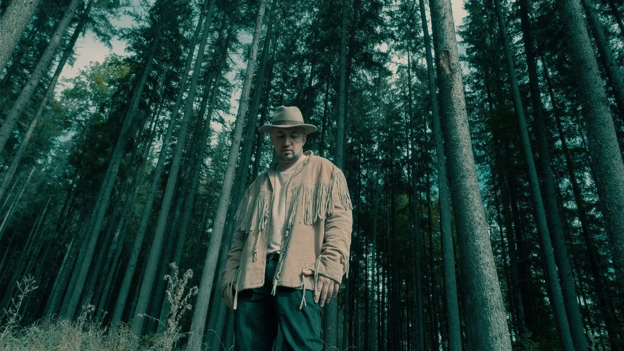 F.Charm - Oameni buni feat. Alma D. & Ansamblul Folcloric Solestenii