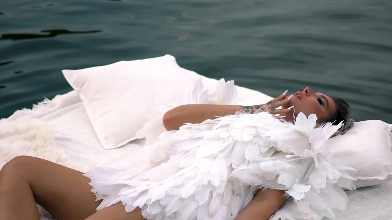 EMY ALUPEI - Coke & Rum