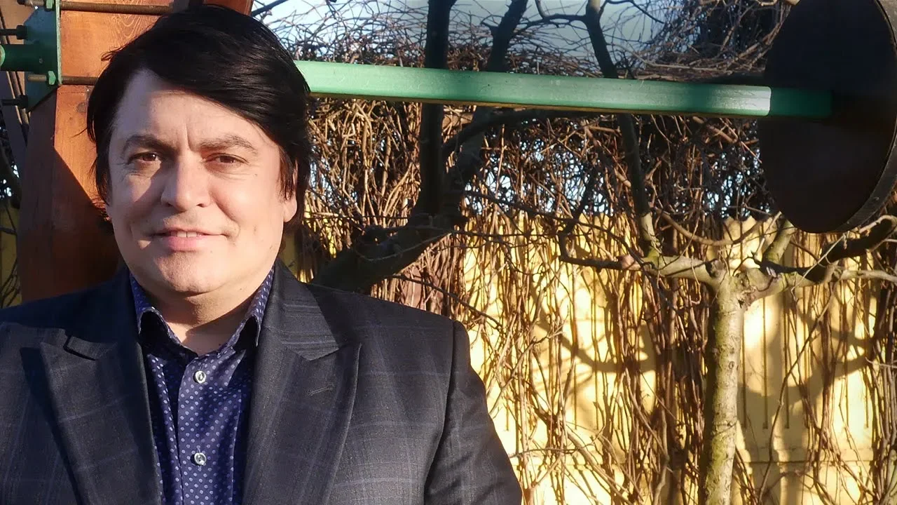 VALENCIO - DEPARTE DE CASA (Melodie de Strainatate) Etno 2020