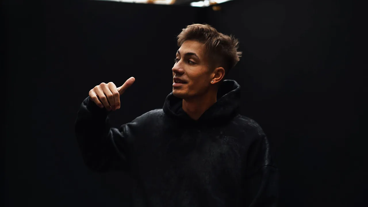 YNY Sebi - Cod Rosu (Original Radio Edit)