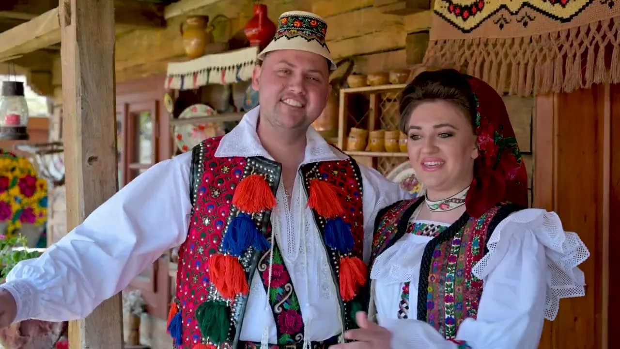 Adi Sabadis si Calina Tomoiaga - Mandruta sireata esti