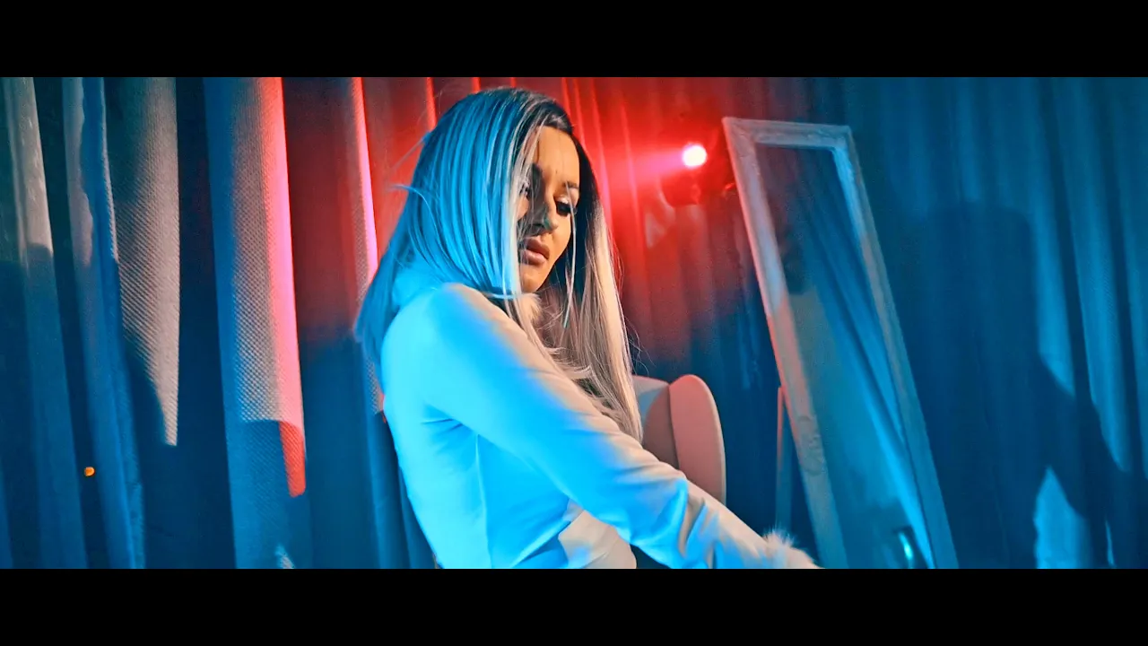 YADI - Pe ecran la telefon 2024 (Video Original)