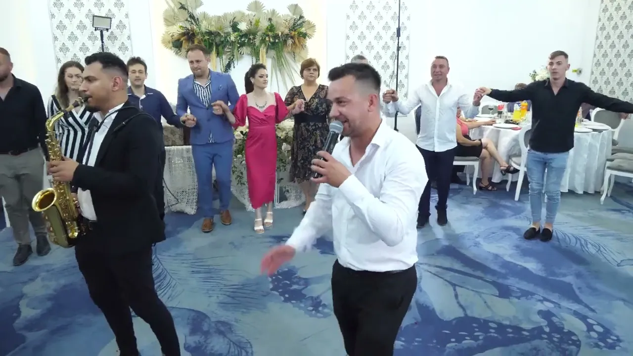 Formatia Eugen Godeanu - Colaj hore (LIVE)