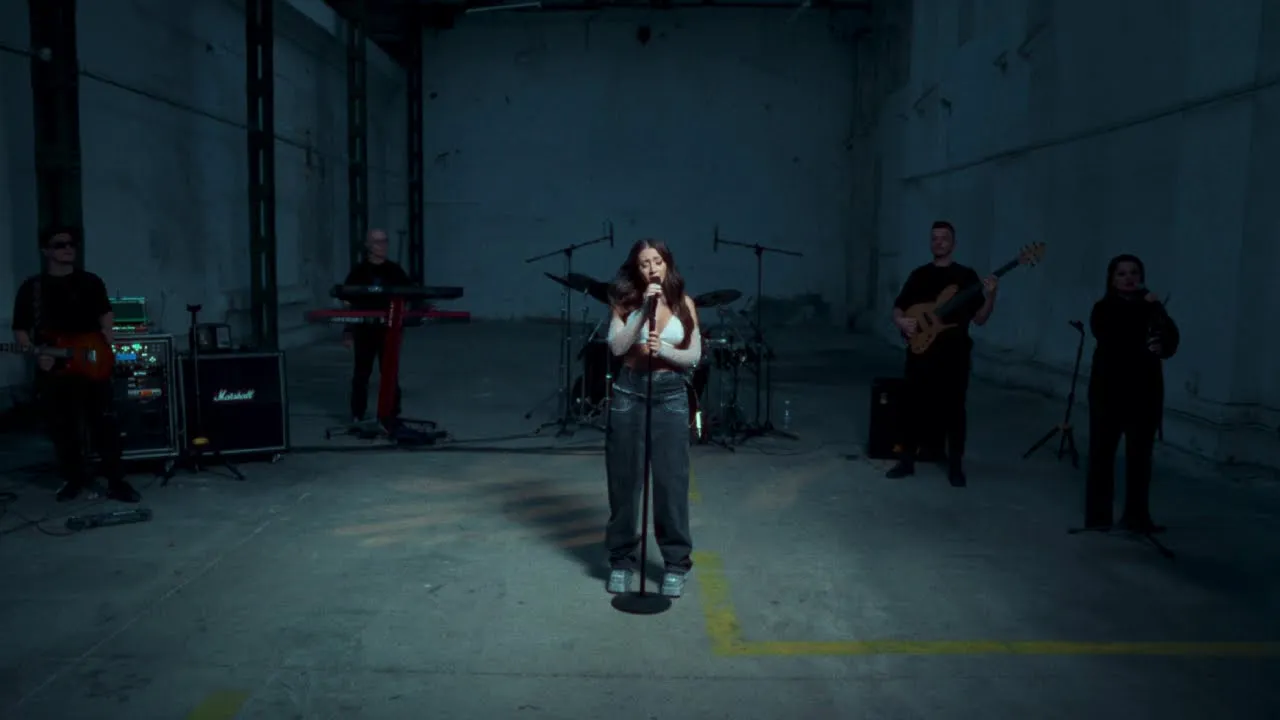 Nicole Cherry - As vrea sa ma las de tine (Live Session)