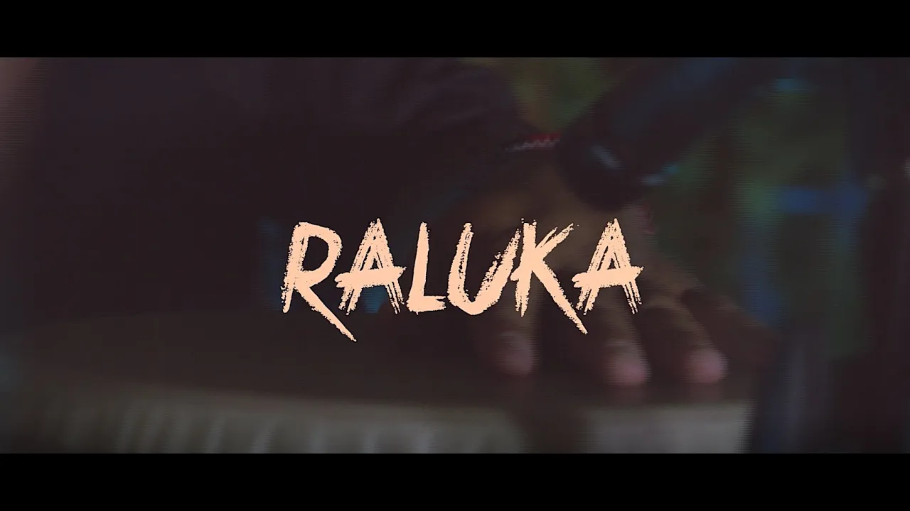 Raluka - Esti ca o zi de vara Kayo (Live Session)