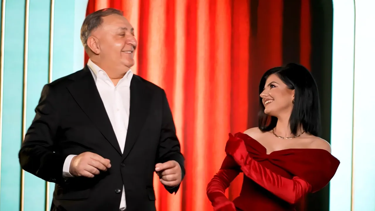 Vali Vijelie & Cosmina Cruceru Grigoras - Toate le-am facut cu chin (Video Original)